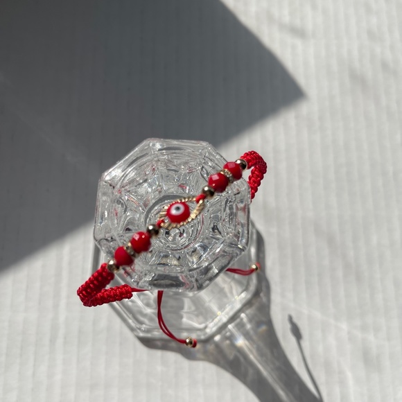 NWOT : Evil Eye Red Bracelet- - Picture 4 of 15